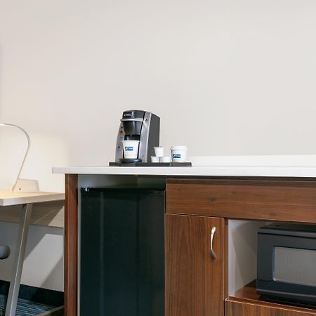 Holiday Inn Express Hotel & Suites Norfolk Airport By Ihg Екстериор снимка