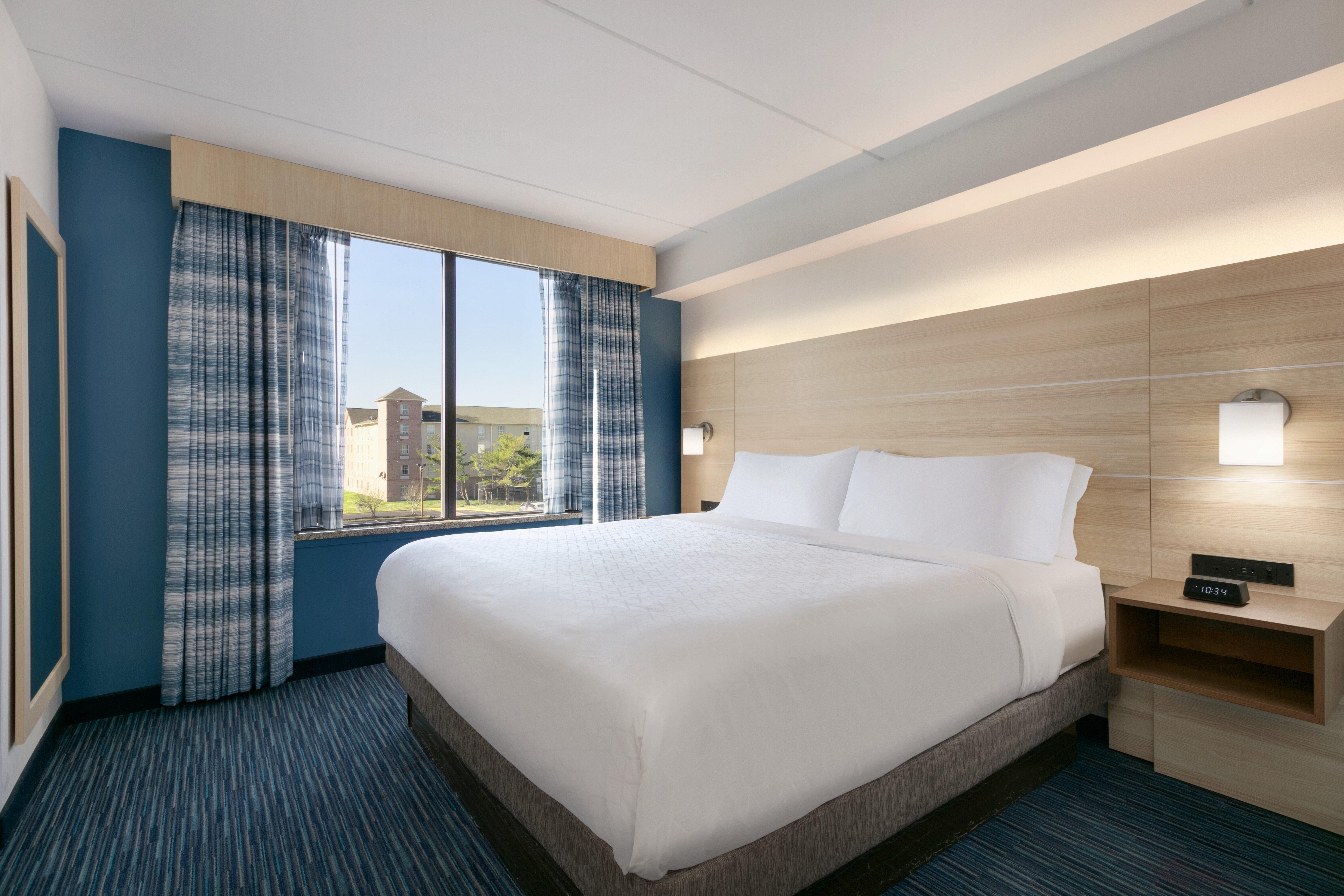 Holiday Inn Express Hotel & Suites Norfolk Airport By Ihg Екстериор снимка
