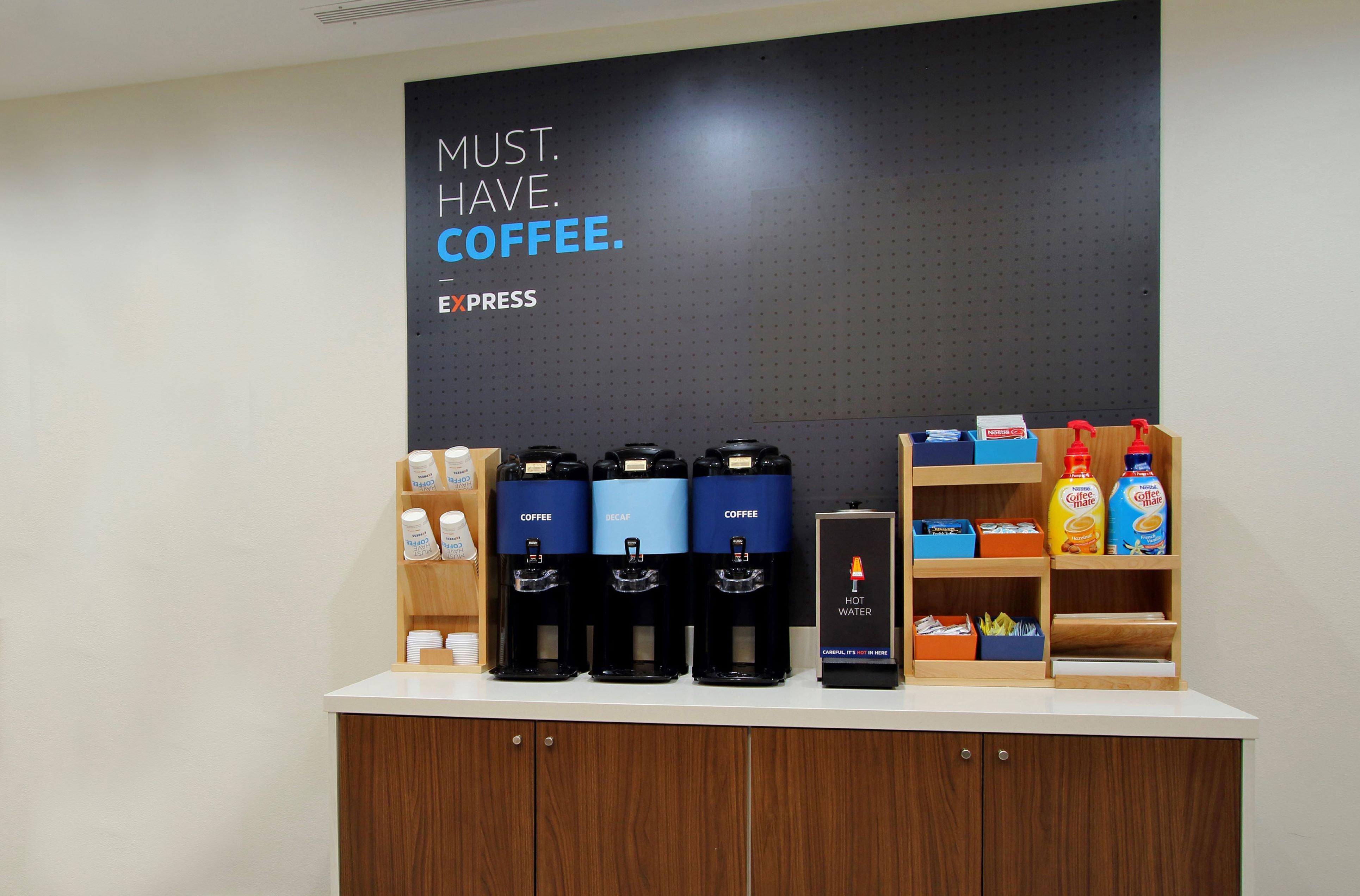 Holiday Inn Express Hotel & Suites Norfolk Airport By Ihg Екстериор снимка