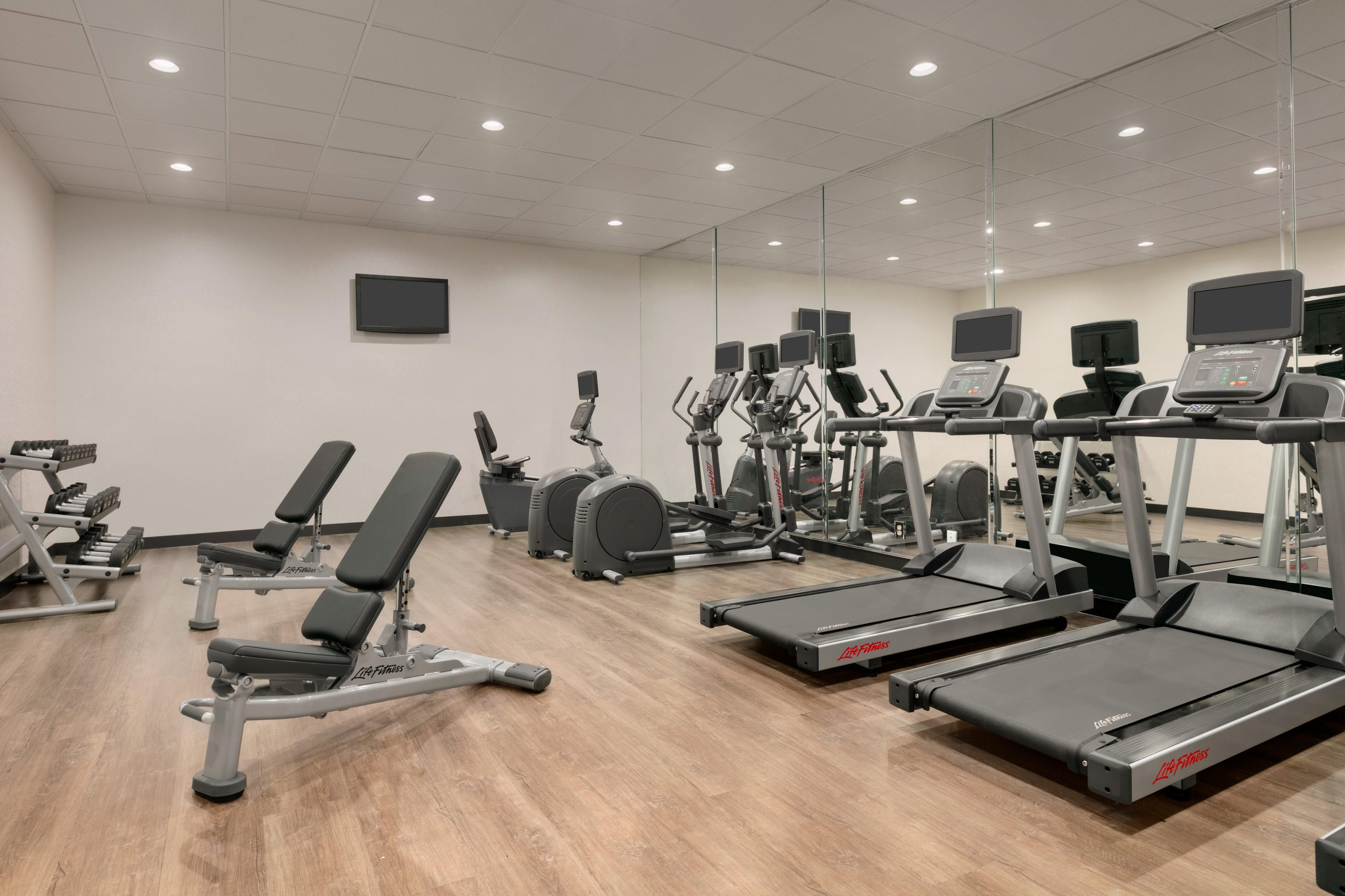 Holiday Inn Express Hotel & Suites Norfolk Airport By Ihg Екстериор снимка