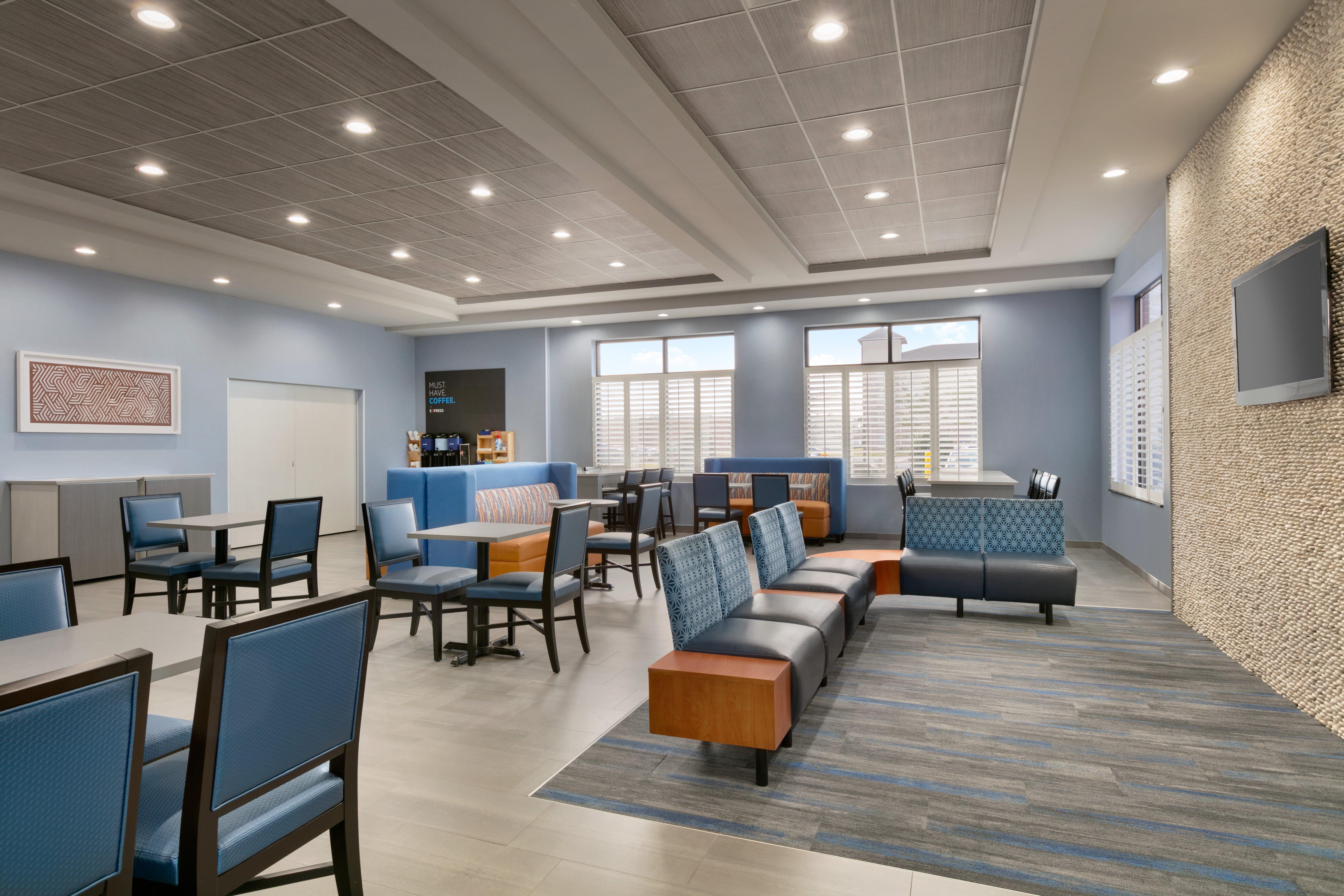 Holiday Inn Express Hotel & Suites Norfolk Airport By Ihg Екстериор снимка