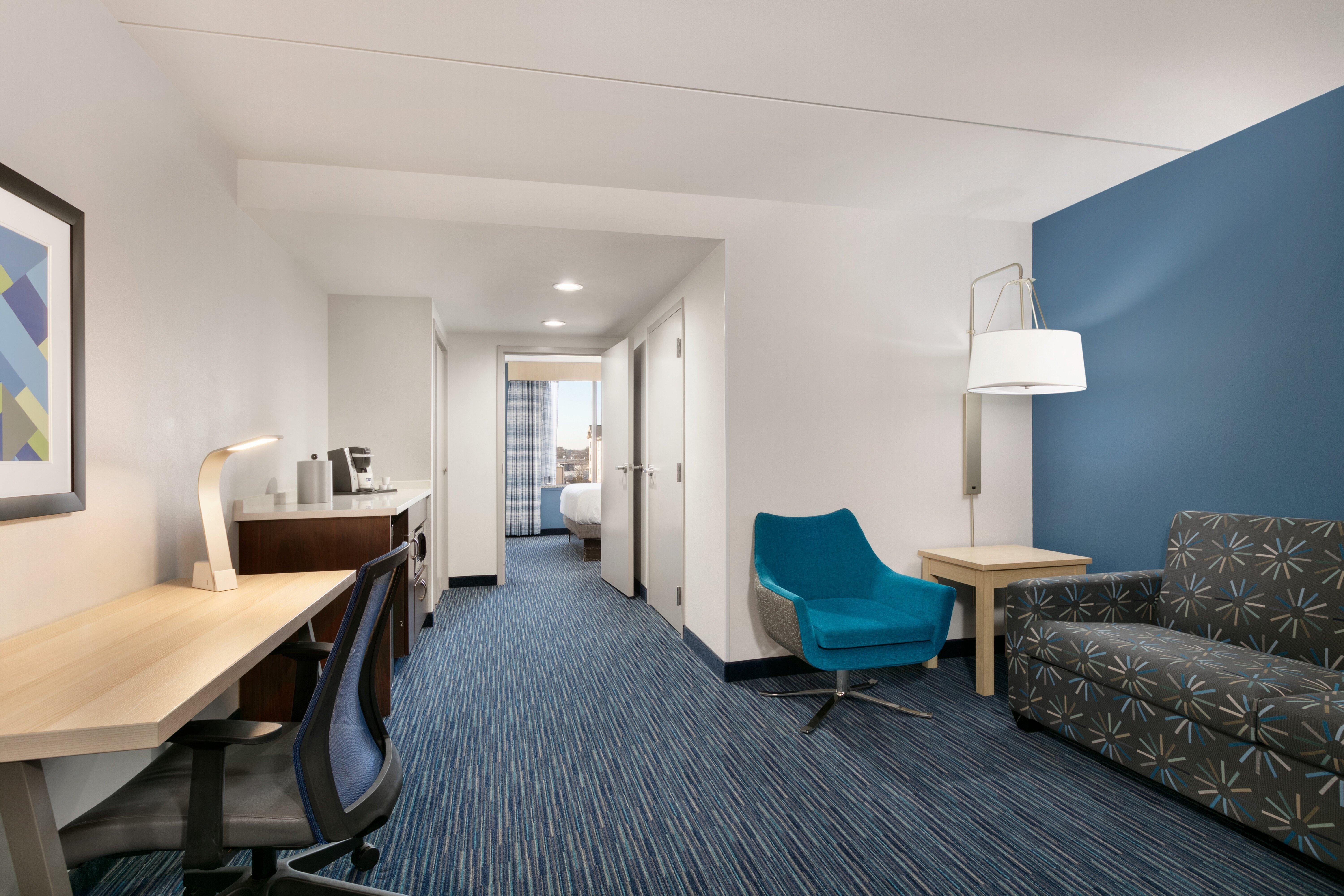 Holiday Inn Express Hotel & Suites Norfolk Airport By Ihg Екстериор снимка