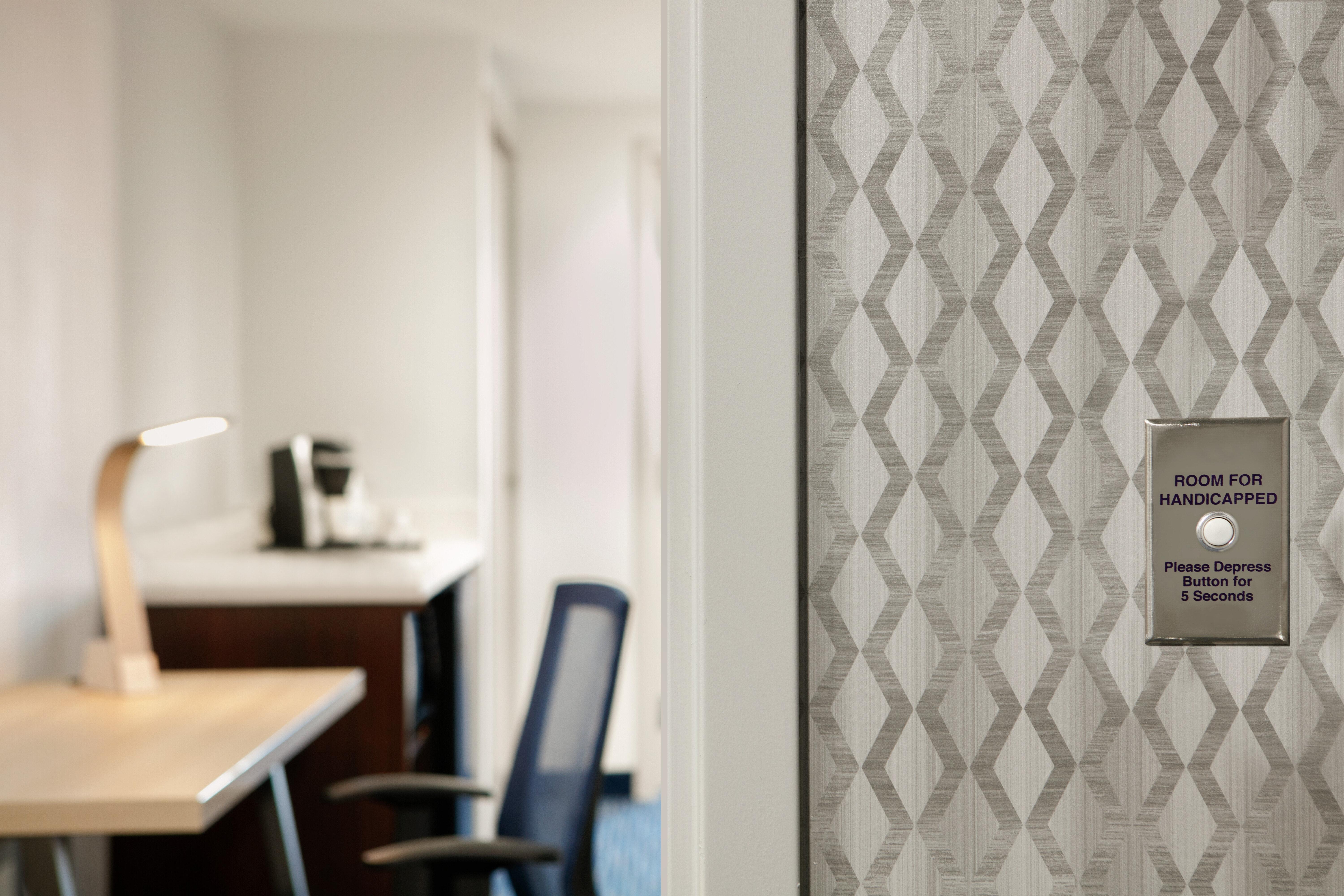 Holiday Inn Express Hotel & Suites Norfolk Airport By Ihg Екстериор снимка