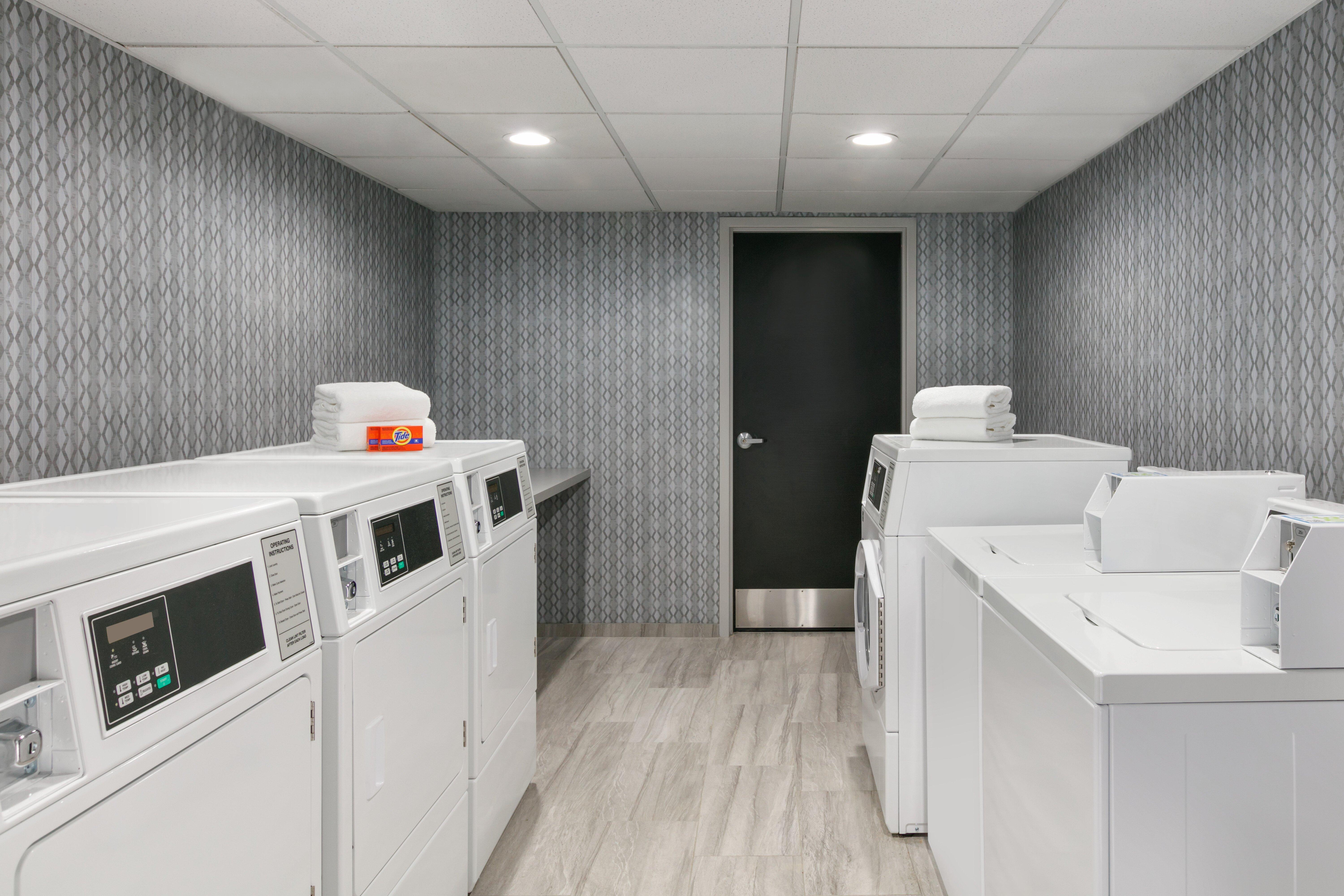 Holiday Inn Express Hotel & Suites Norfolk Airport By Ihg Екстериор снимка