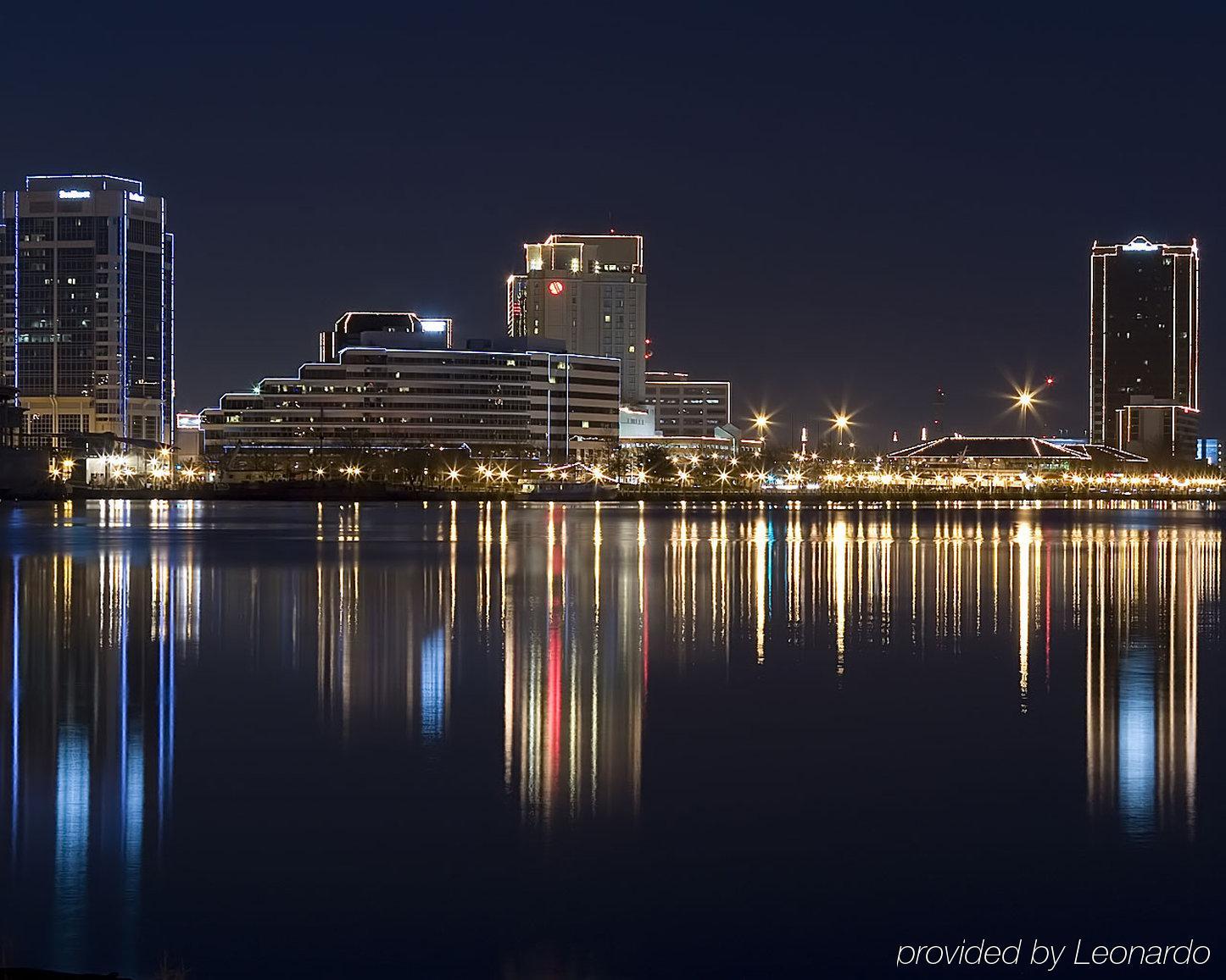 Holiday Inn Express Hotel & Suites Norfolk Airport By Ihg Екстериор снимка