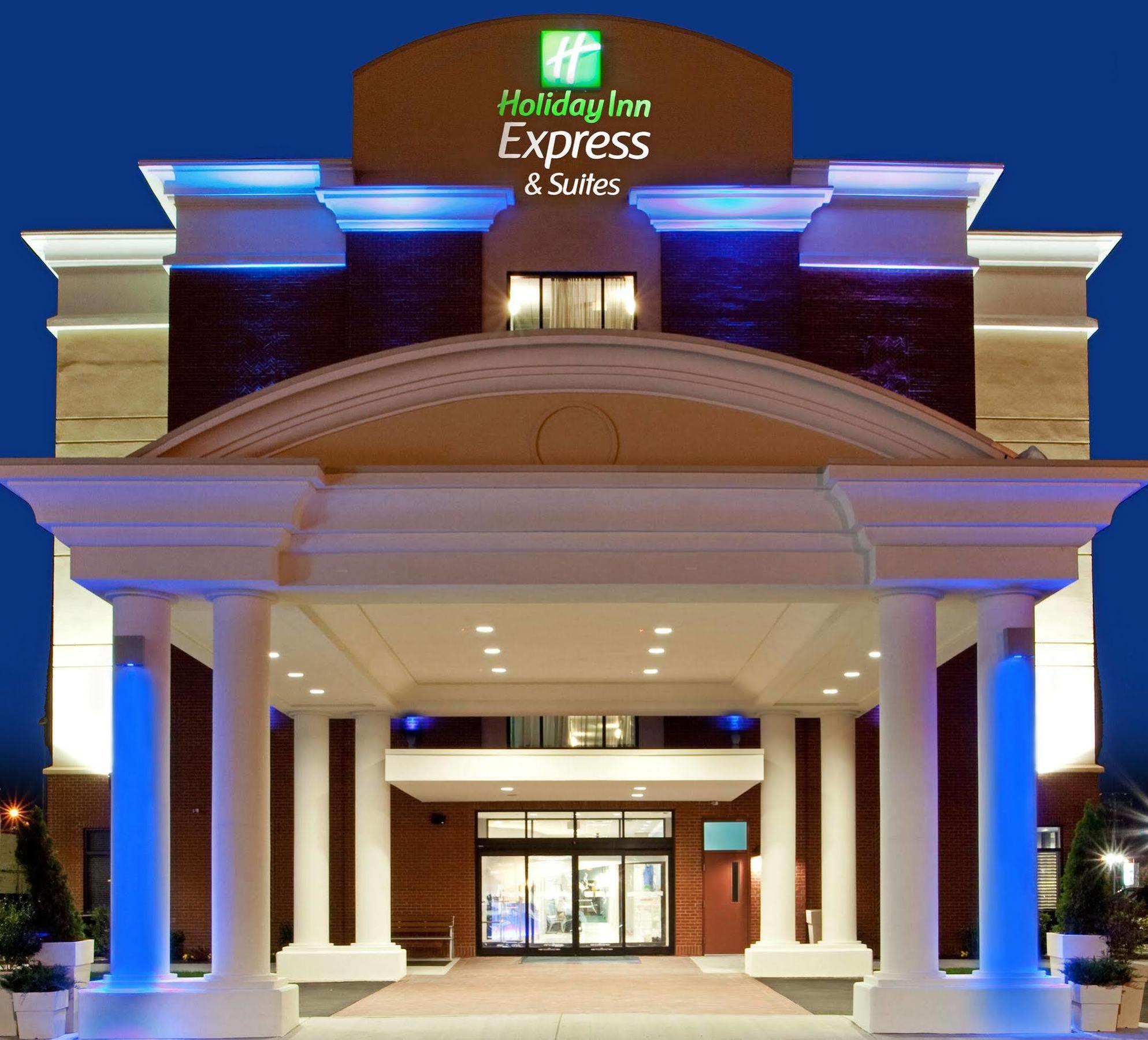 Holiday Inn Express Hotel & Suites Norfolk Airport By Ihg Екстериор снимка