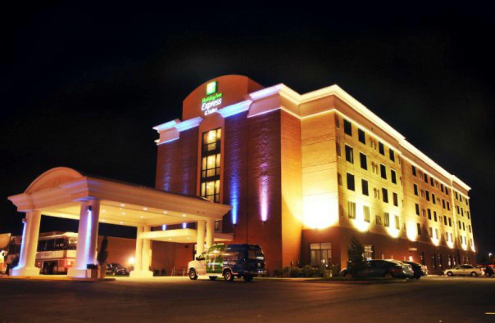 Holiday Inn Express Hotel & Suites Norfolk Airport By Ihg Екстериор снимка
